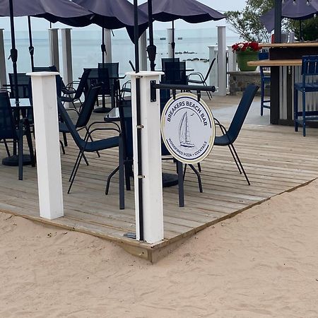 Breakers Resort - Lakeside St. Ignace Zewnętrze zdjęcie